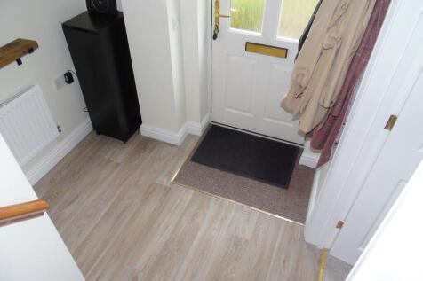 DOWNSTAIRS CLOAKROOM