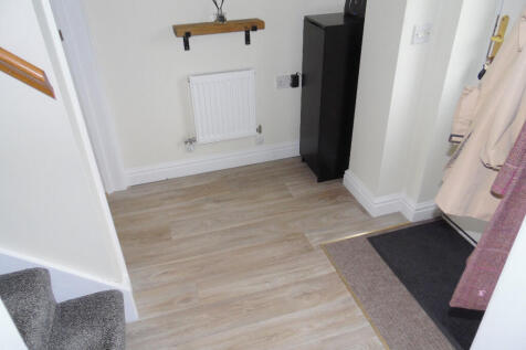 DOWNSTAIRS CLOAKROOM