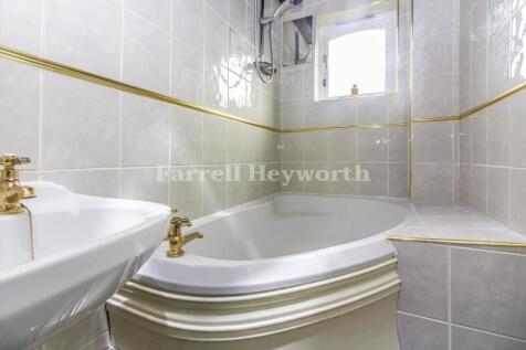 Ground Floor En Suit