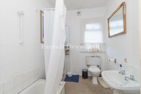 Flat 21a Bathroom