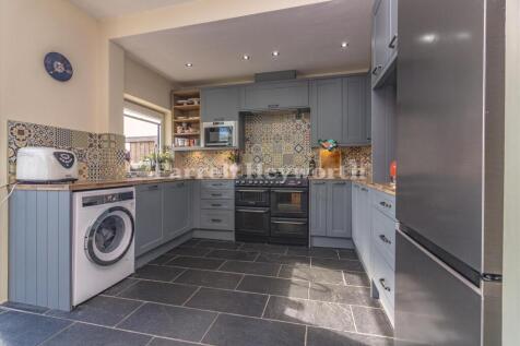 Kitchen b