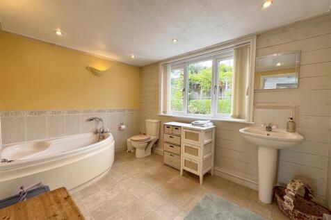 First Floor En-Suite