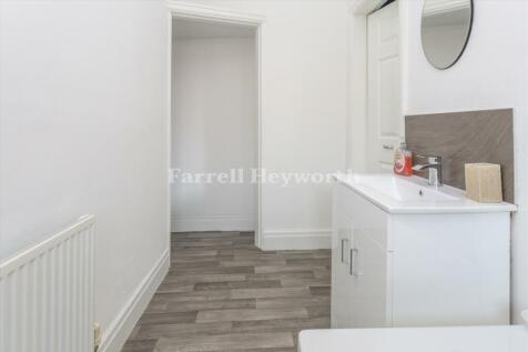 Bathroom Flat 7a