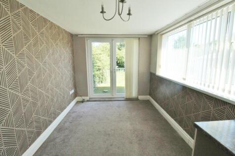 Kitchen Through Dini