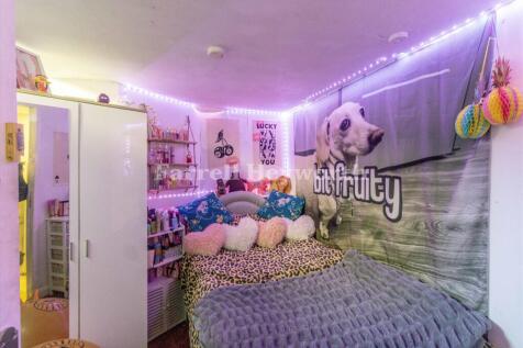 Basement flat bedroo