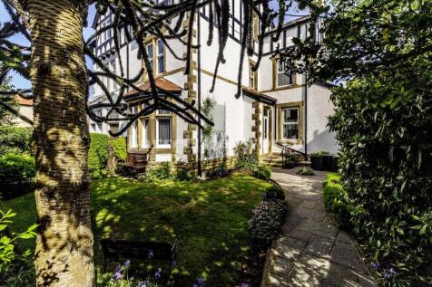 Front garden view 2
