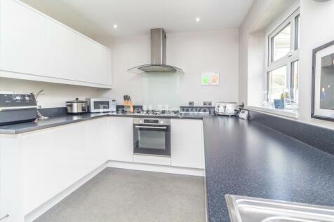 Kitchen image 3