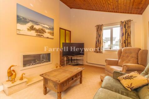 Lounge image 3
