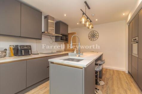 Kitchen image 3