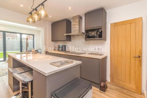 Kitchen image 6