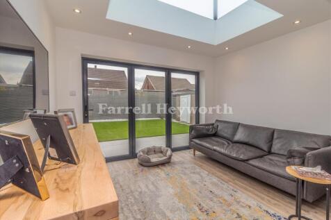 Family Room image 3