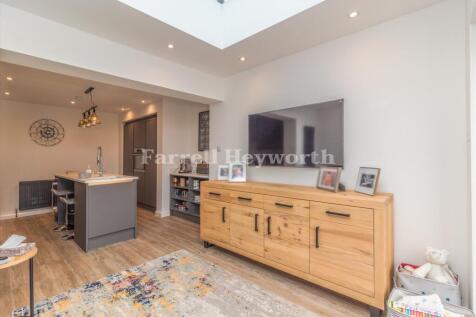 Family Room image 2