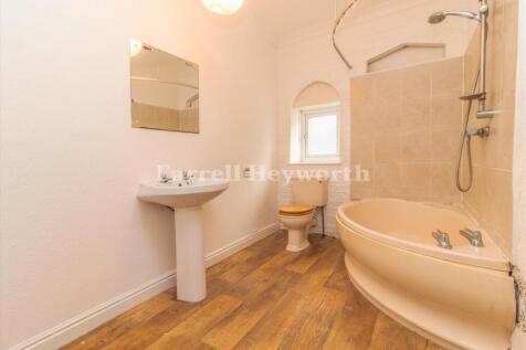 Ground Floor En Suit