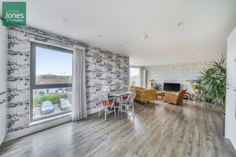 afe6672d-9068-4f7...