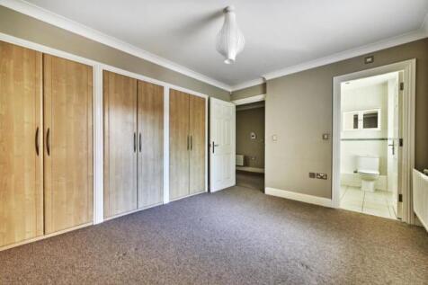 Bedroom with en suite.jpeg