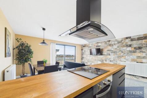 Kitchen / Living Room