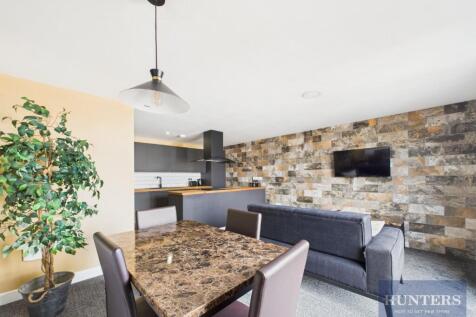 Kitchen / Living Room