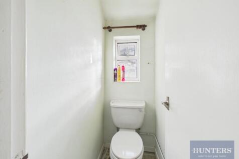 WC (floor one)