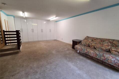Bedroom/Family Room