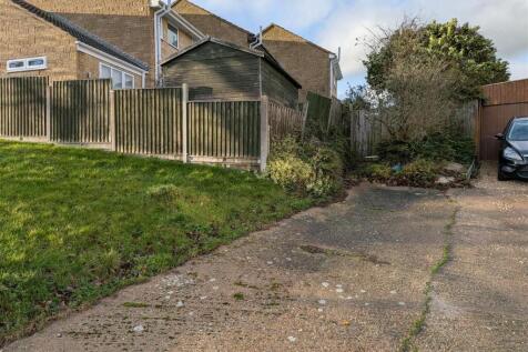 Driveway to Rear of Garden