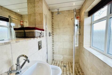 Bed 1 En Suite