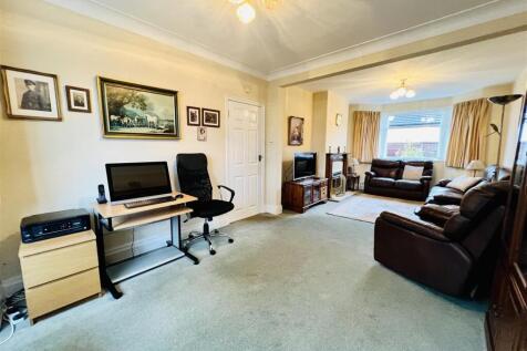 Living and Family Room 3