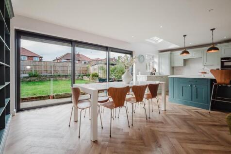 Dining Kitchen (3).jpg