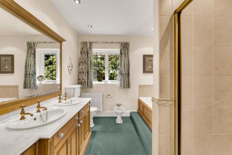 Bed 1 En Suite