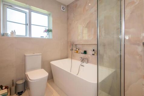 Bed 1 En Suite