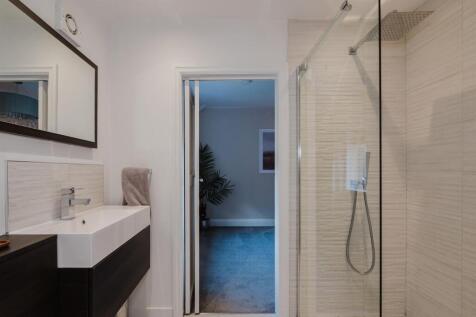 En Suite Shower Room 1