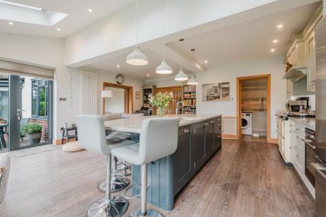 Live In Breakfast Kitchen