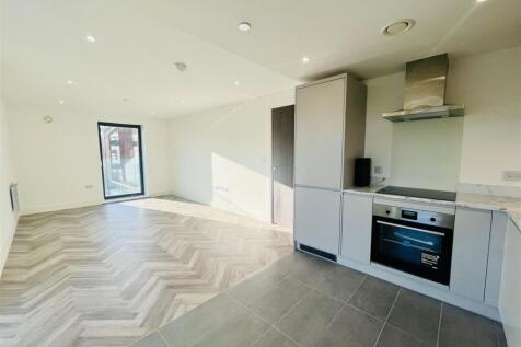 Live In Dining Kitchen