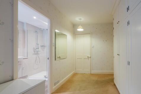 Dressing Area and En Suite