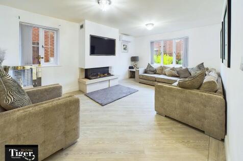 CAM02176G0-PR0377...