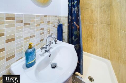 CAM02176G0-PR0450...