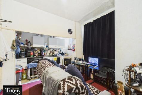 CAM02176G0-PR0560...