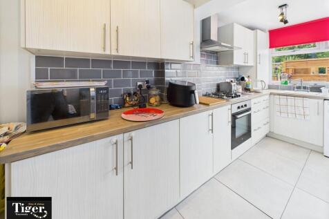 CAM02176G0-PR0627...