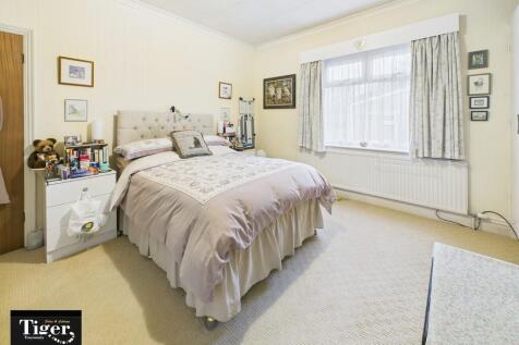 CAM02176G0-PR0745...