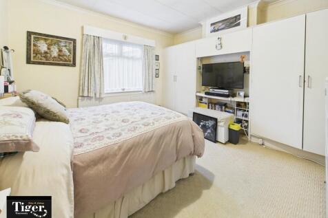 CAM02176G0-PR0745...