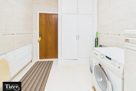 CAM02176G0-PR0745...