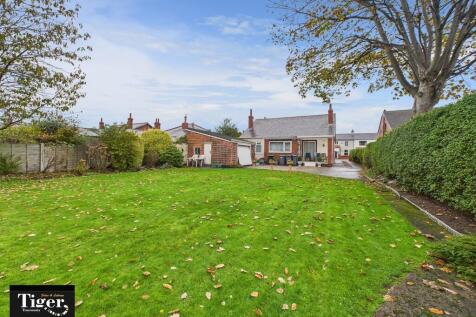 CAM02176G0-PR0745...