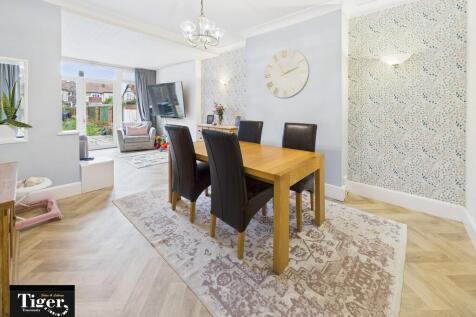 CAM02176G0-PR0777...