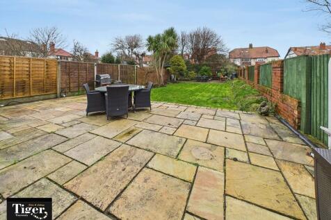 CAM02176G0-PR0777...