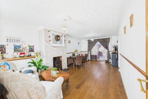 Living/Dining area