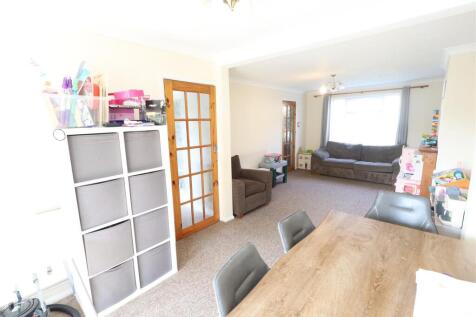 Living/dining area