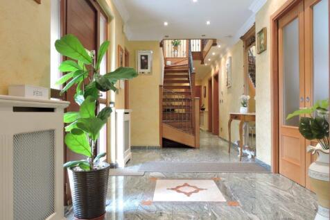 24 LittleBrook Gardens Photos 13.6 (47).jpg