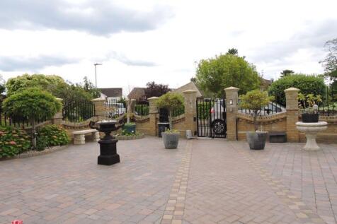 24 LittleBrook Gardens Photos 13.6 (71).jpg