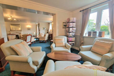 Communal Lounge 