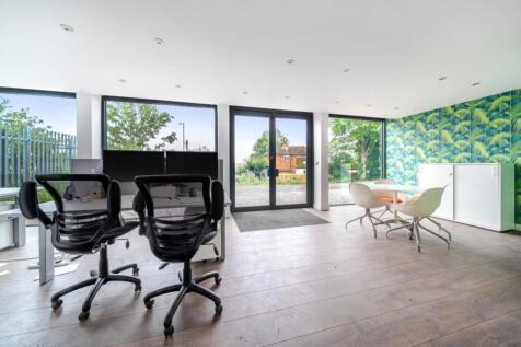 1326306-4-6882ba79d6bbe