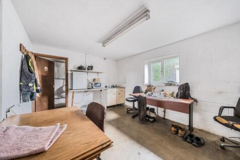 1346442-4-68b23fb17c3cc